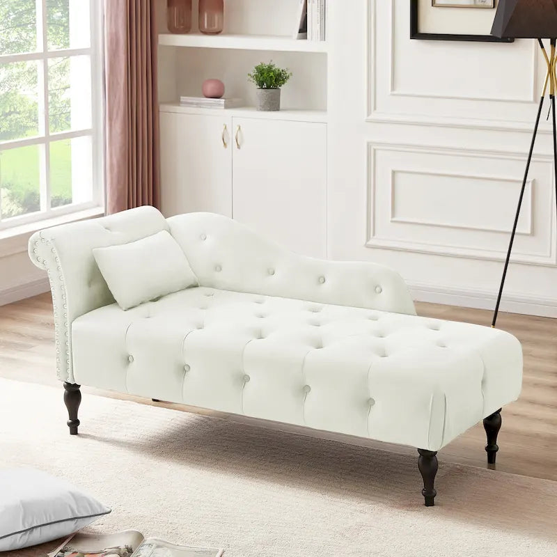 Chaise longue capitonnée en velours avec clous décoratifs