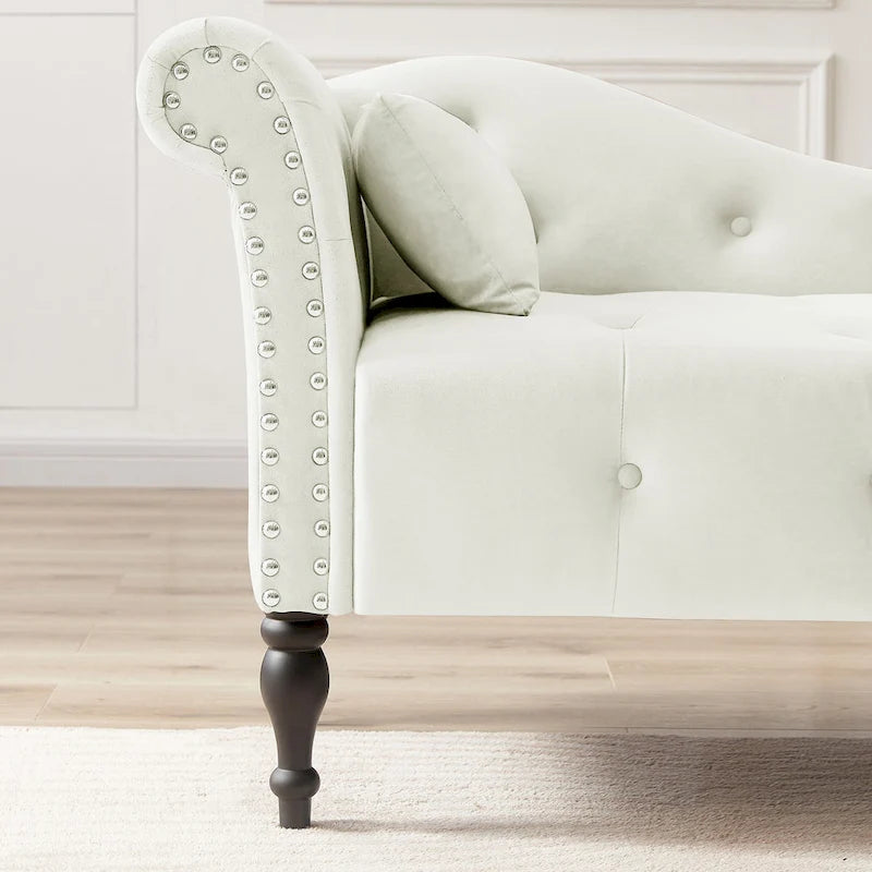 Chaise longue capitonnée en velours avec clous décoratifs