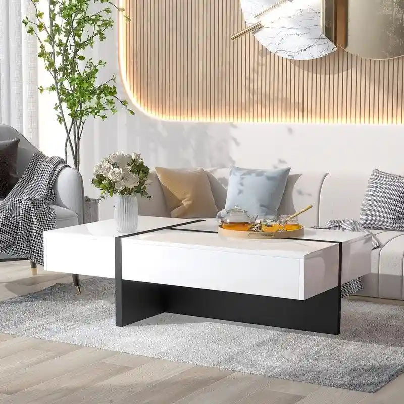Table basse moderne à surface très brillante par