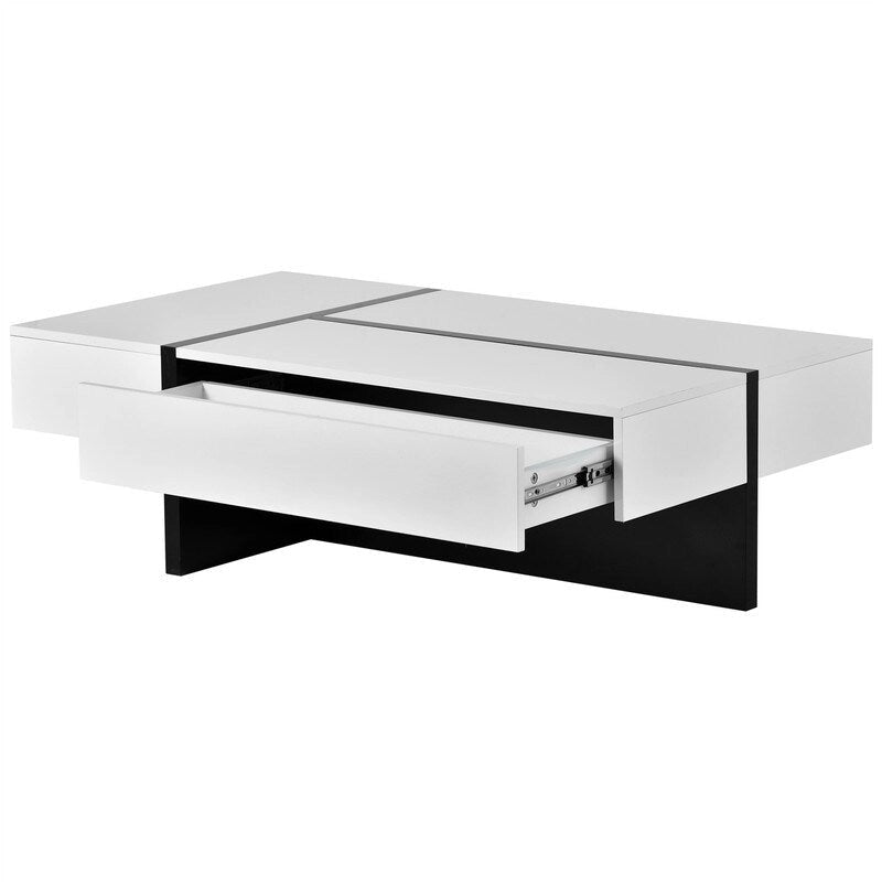 Table basse moderne à surface très brillante par