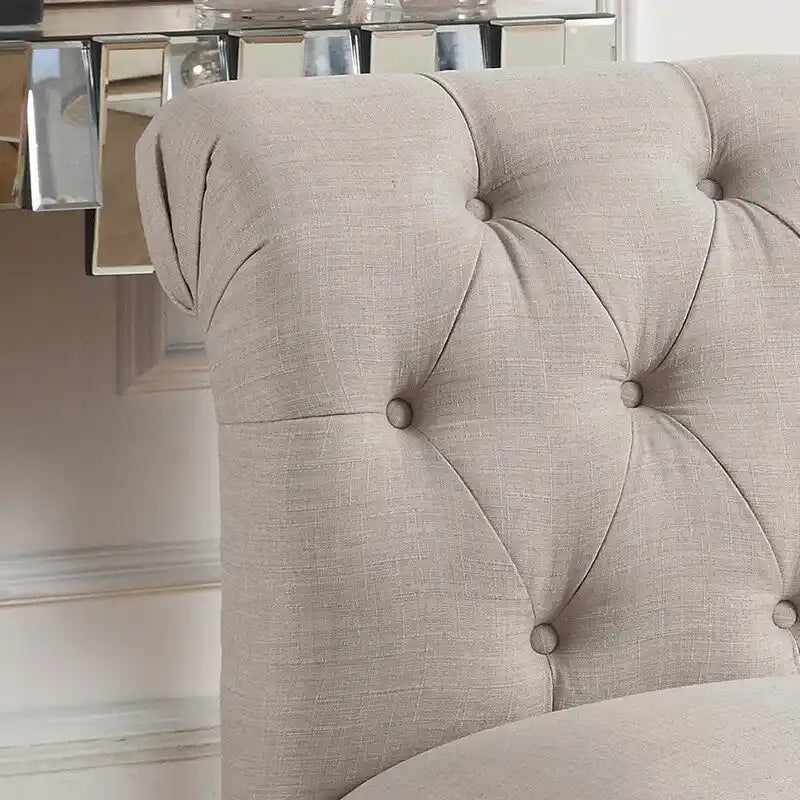 Chaise basse, Chaise sans accoudoirs